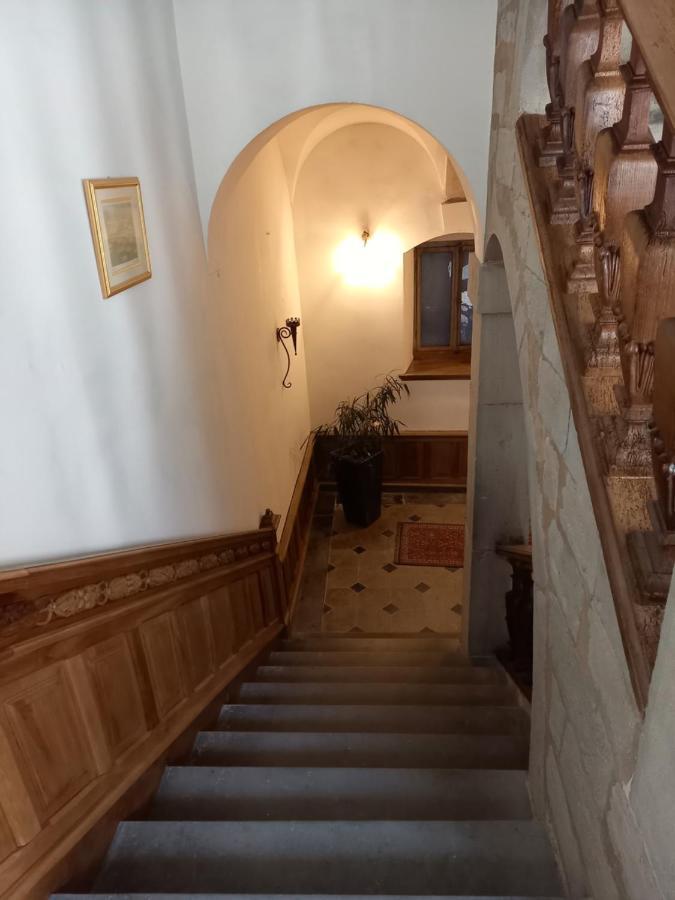 Les Meubles Du Colombier Leilighet Lons-le-Saunier Eksteriør bilde